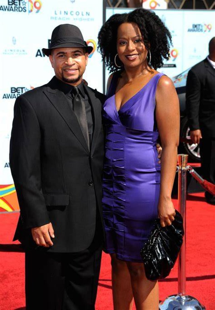 Darryl M. Bell 2024 Girlfriend, net worth, tattoos, smoking & body