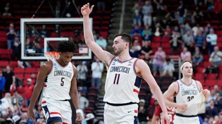 Fourstar forward Alex Karaban commits to UConn men’s basketball The