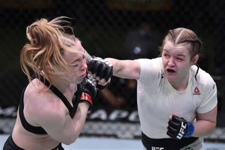 Kay Hansen explains decision to reveal she was allegedly sexually